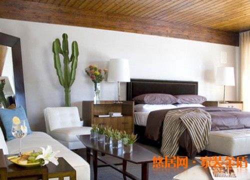 尺寸適宜的臥室大床